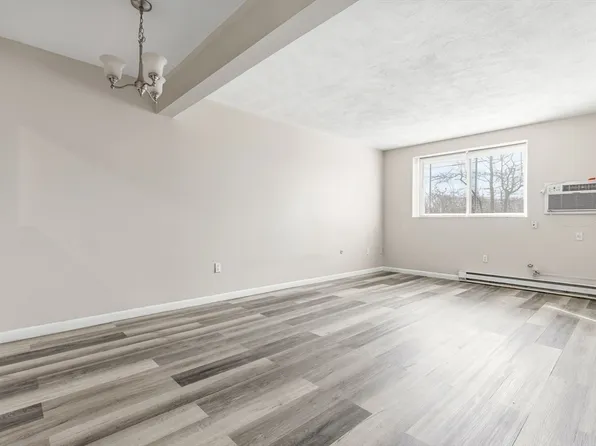 27 Willis St APT 6, Framingham, MA 01702