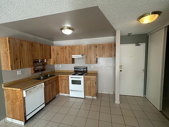 3rd image of 1122 King Albert Ave #104