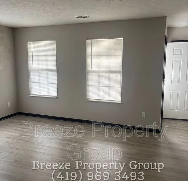 2983 Megan Cir — Photo 3