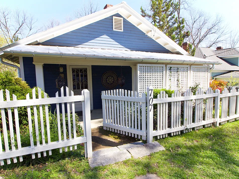 707 Arnette Ave