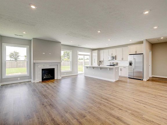 3rd image of 7130 Jessica Ln
