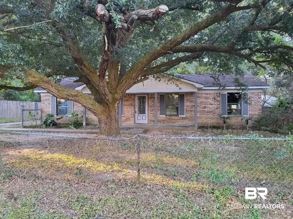 8321 Valley Ln, Irvington, AL 36544