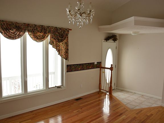 4th image of 5213 S Shoreview Cir
