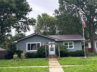 607 N Jackson St, Charles City, IA 50616