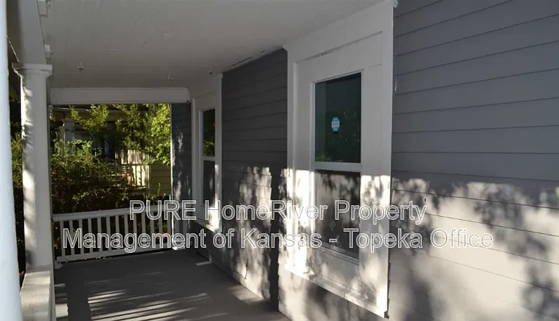 3 bed, 1.0 bath, 1089 sqft, $1,295 — Photo 2