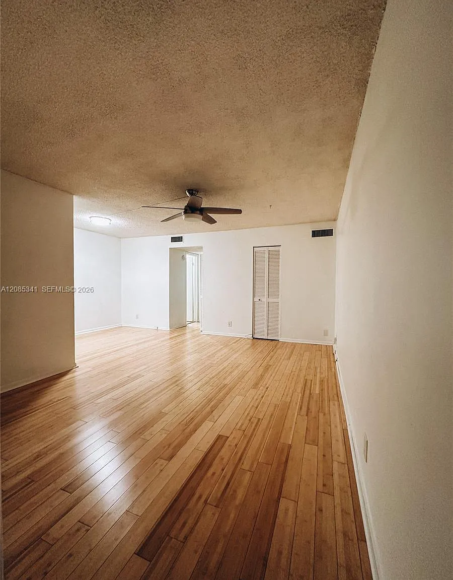 1425 Arthur St — Photo 4