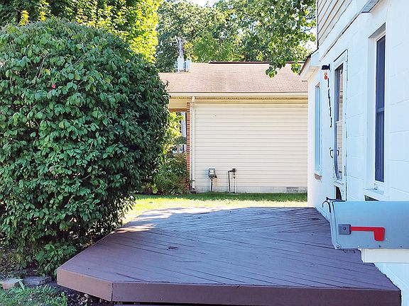 2nd image of 26623 Osmun Ave