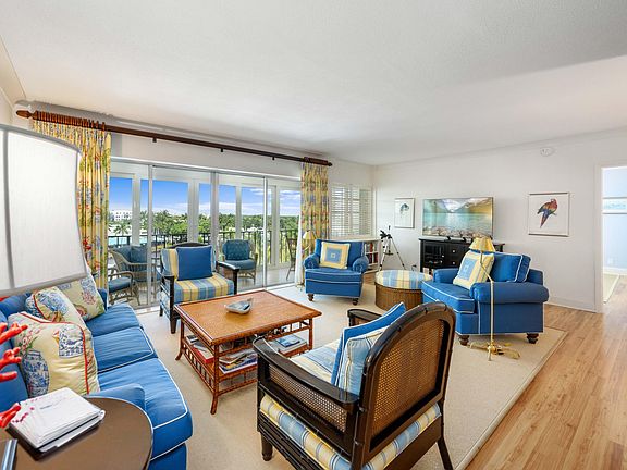 2nd image of 86 Macfarlane Dr APT 6F