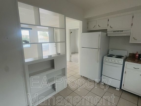 3rd image of 10108 Comanche Rd NE #B