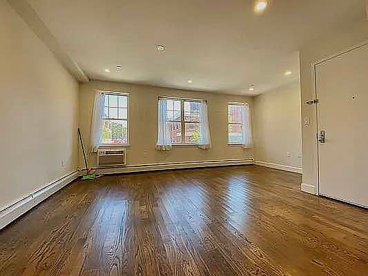 4th image of 458 E 29th St #2