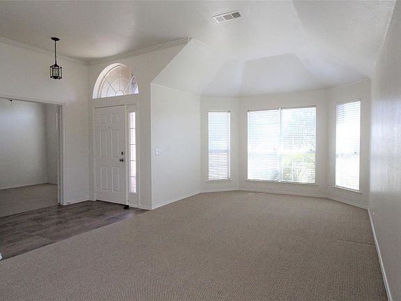 5th image of 3817 English Oak Dr