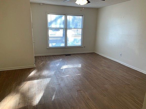 4th image of 301 Shiloh Dr #A