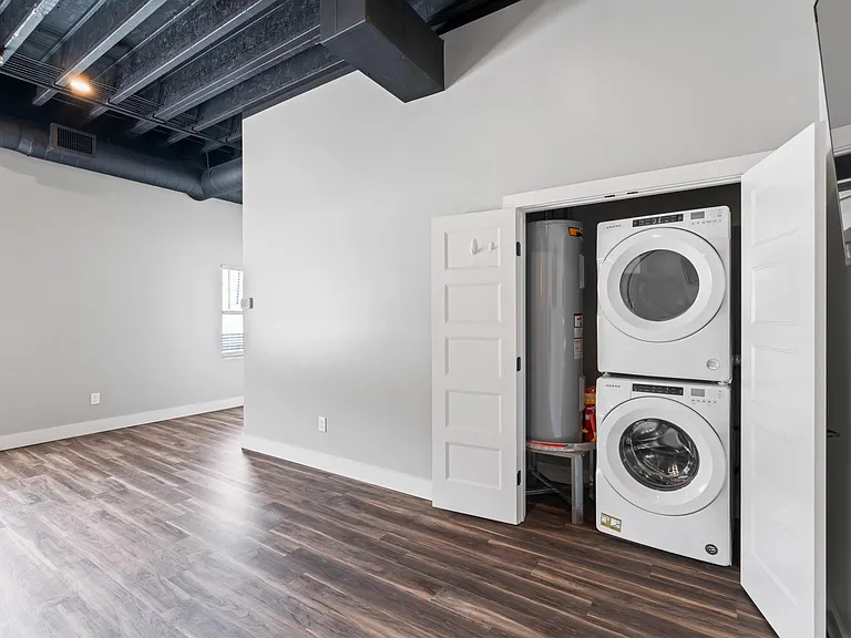 125 E Prince St #203 — Photo 14