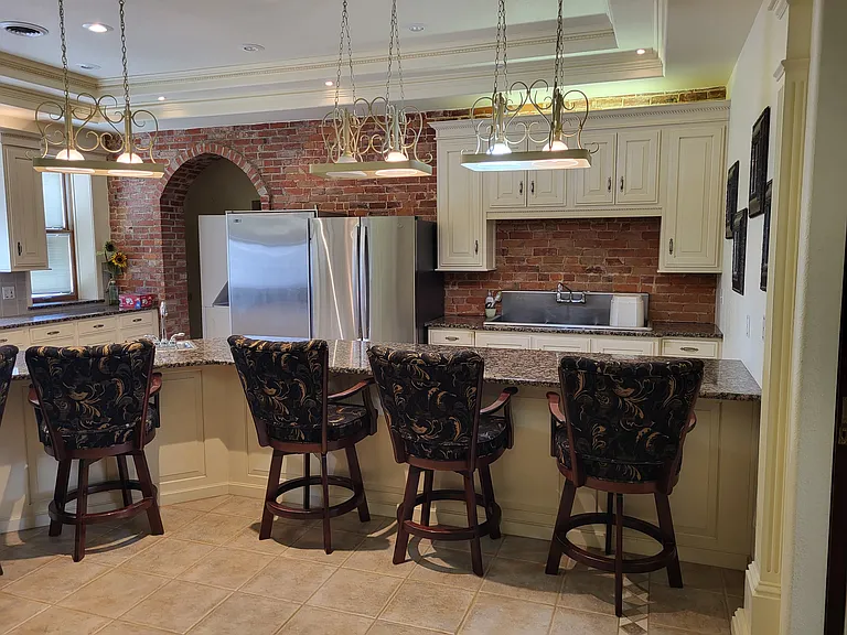 109 1/2 N Main St #1 — Photo 8