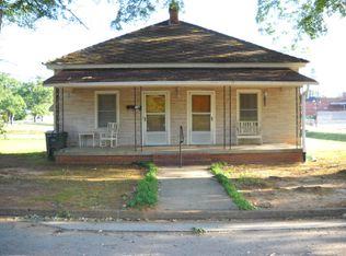 16 Lane St, Manchester, GA 31816