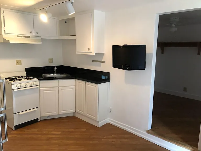 296 Aster St #1/2-A — Photo 8