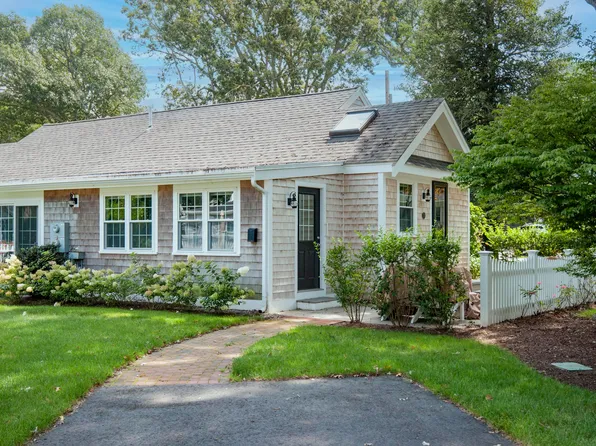 16 Second Avenue #5B, Osterville, MA 02655