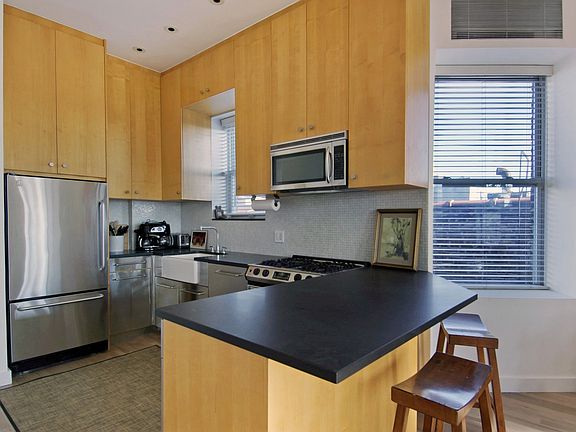 2nd image of 518 E 11th St APT 6B