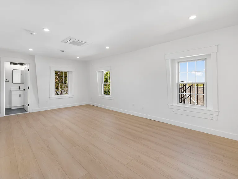 23 Melrose St #5 — Photo 9