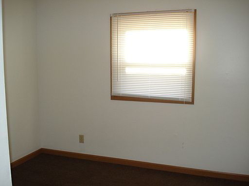 3rd image of 945 Seymour Ave