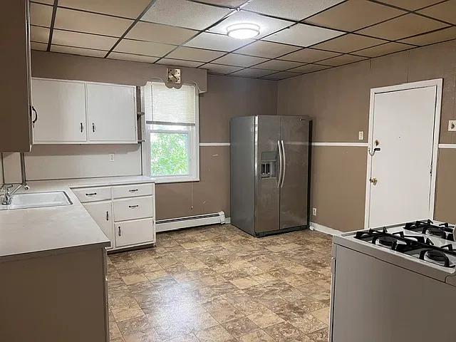 516 Sussex St — Photo 4