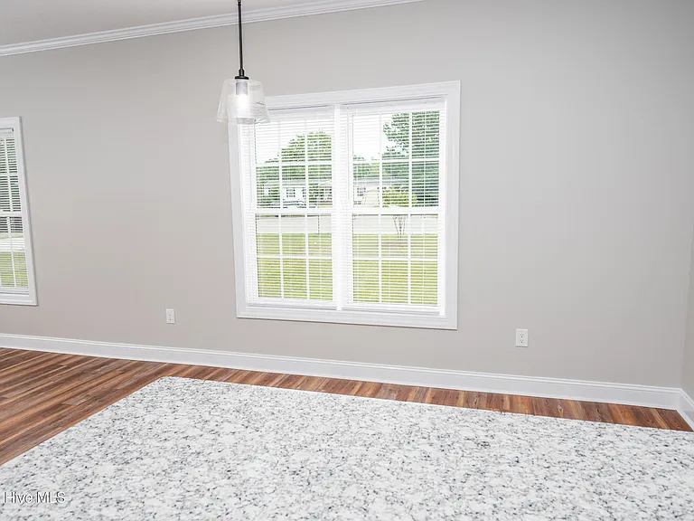 132 Macdonald Blvd — Photo 7