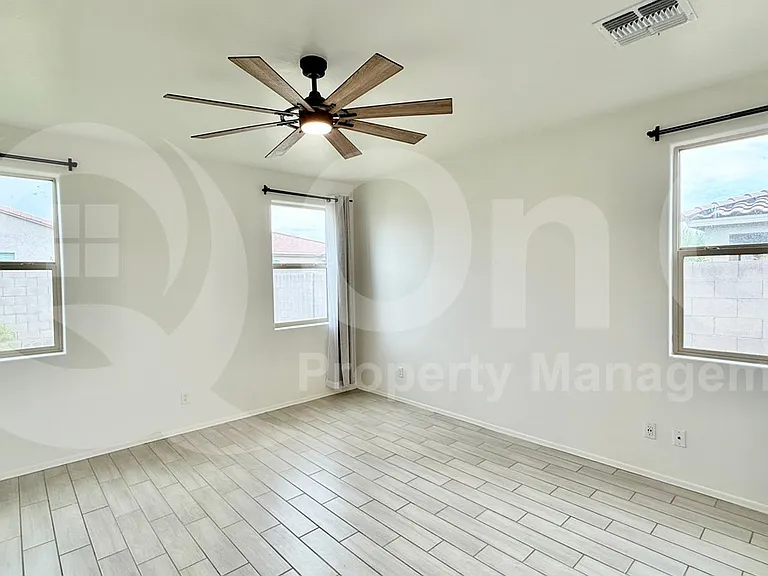 3403 W Pollack St — Photo 8