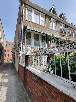 Rented by Signature Property Realty | media 3