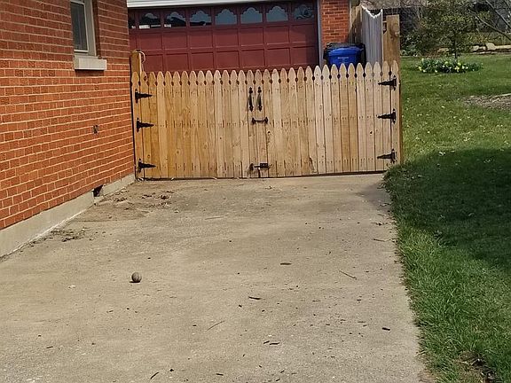 5th image of 437 Yale Dr