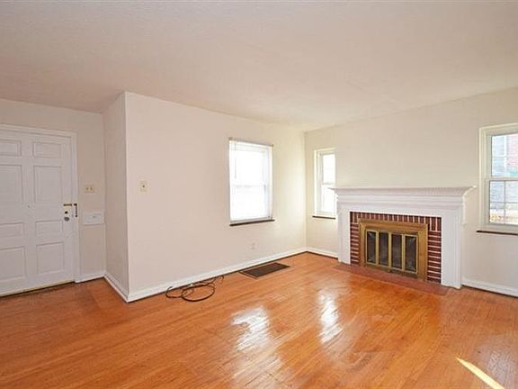4th image of 3788 Thornton Dr