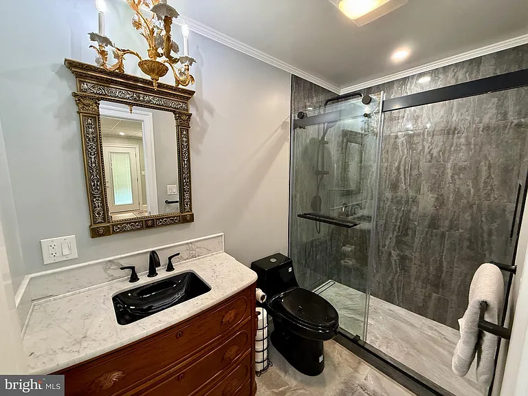 110 Annapolis St #B — Photo 14