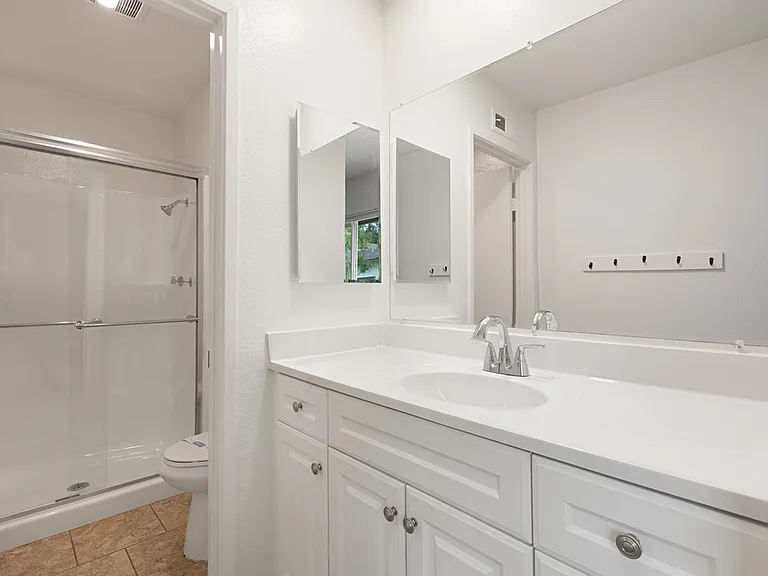3661 Harvard Dr — Photo 16