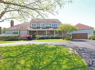 182 Carriage Dr, Portsmouth, RI 02871