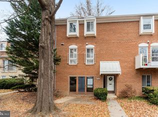 3750 Persimmon Cir, Fairfax, VA 22031
