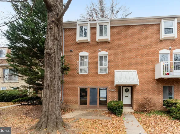3750 Persimmon Cir, Fairfax, VA 22031