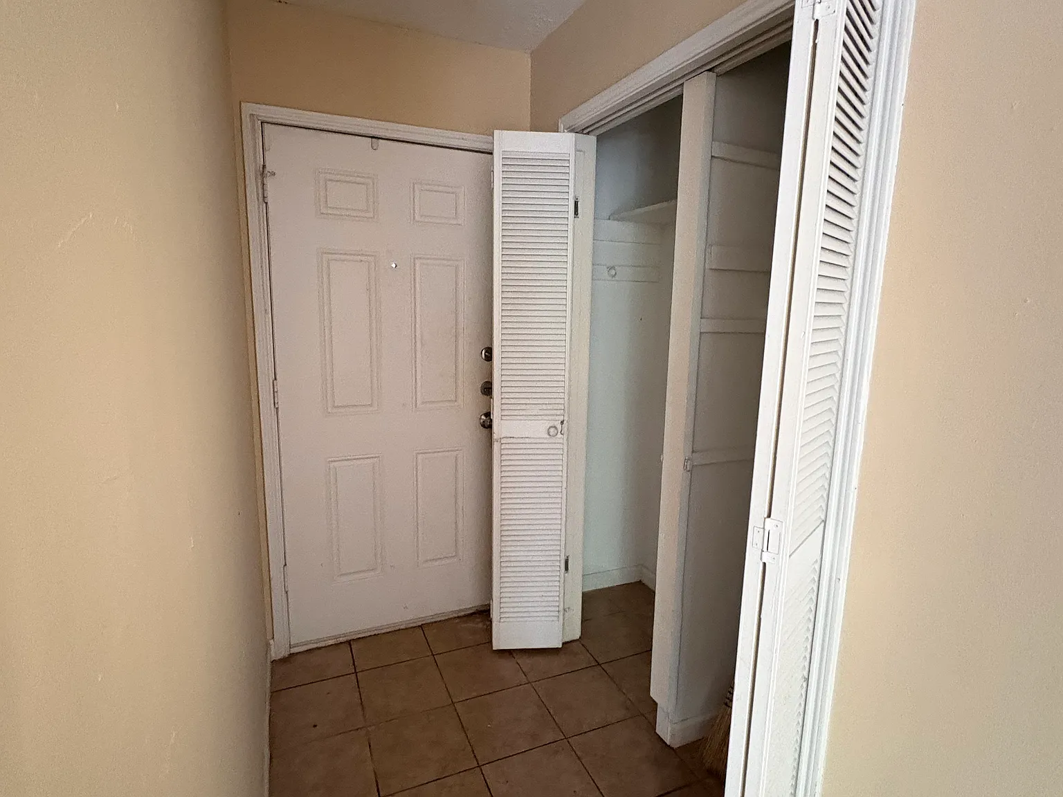 3 bed, 1132 sqft, $1,750 — Photo 2