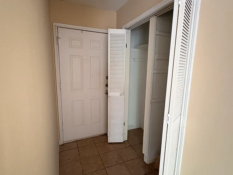 4907 Redfish Reef Dr — Photo 2