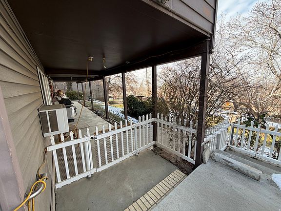 4th image of 2550 S Peach St