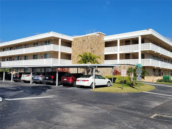 4915 Bay St NE APT 122, Saint Petersburg, FL 33703