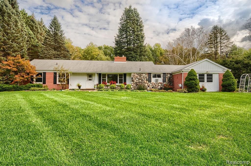 3340 N Lapeer Rd, Lapeer, MI 48446 Zillow