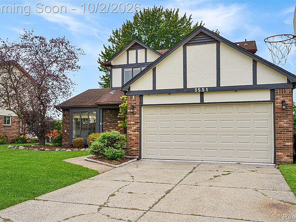 3rd image of 3551 Chippendale Dr