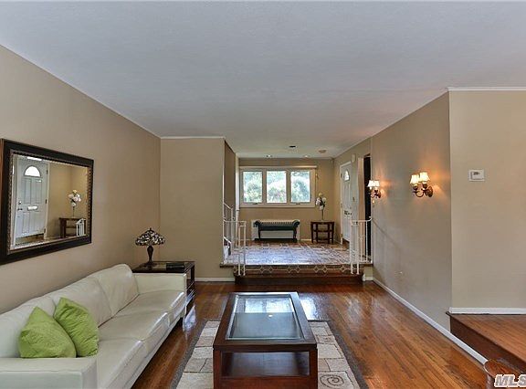 5th image of 627 Kildare Cres