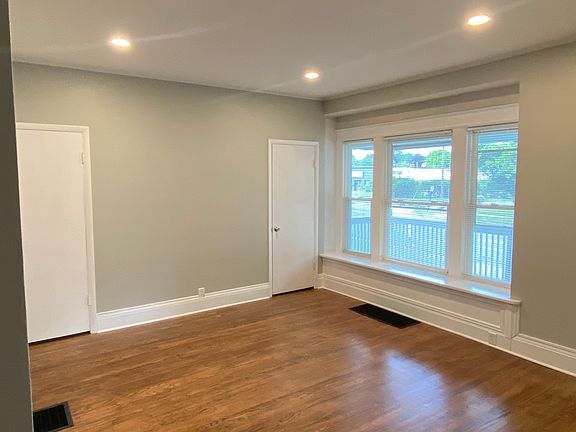 2nd image of 304 N Winton Rd