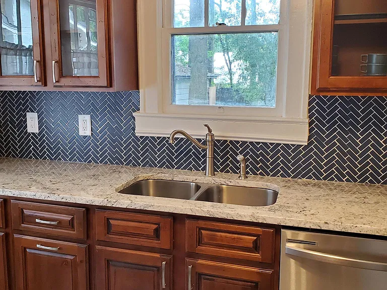 4527 Lawnview St — Photo 17