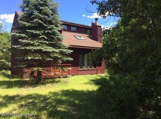 760 Clearview Dr, Long Pond, PA 18334