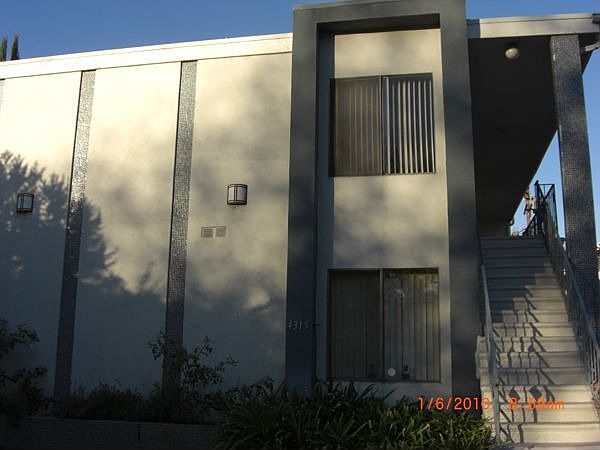 Small 6 unit building