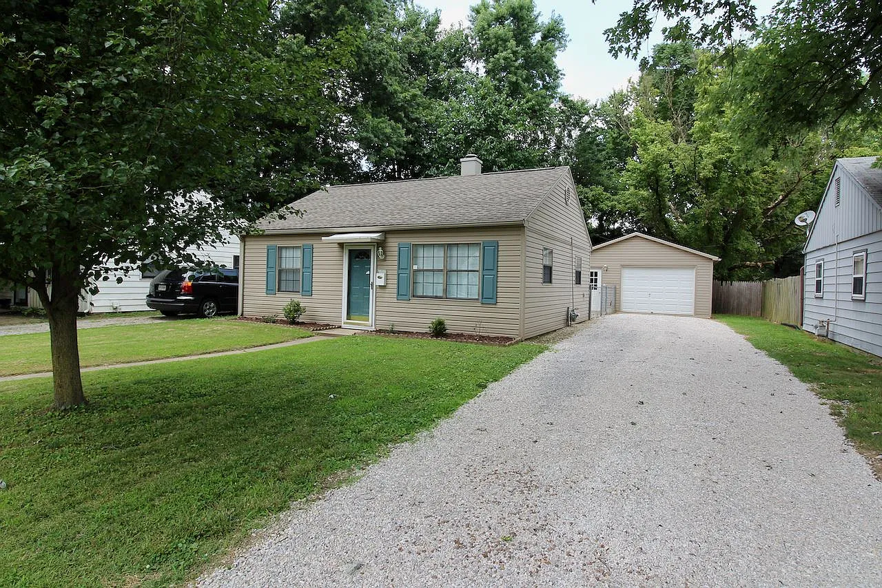 1364 Pollack Ave photo 1
