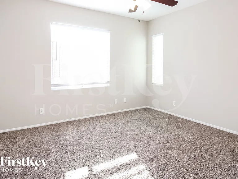 10552 Lessona St — Photo 10