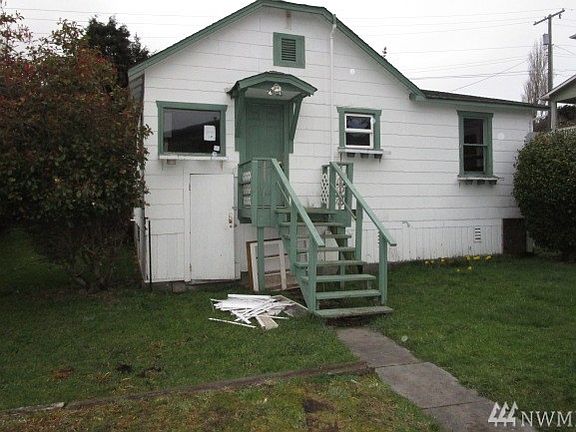 3rd image of 2095 Lawrence St