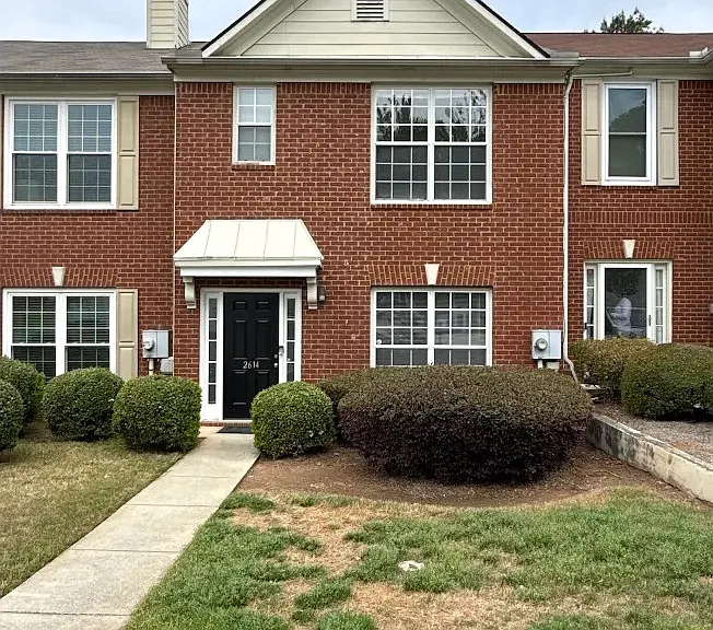 2614 Parkway Trl — Photo 2